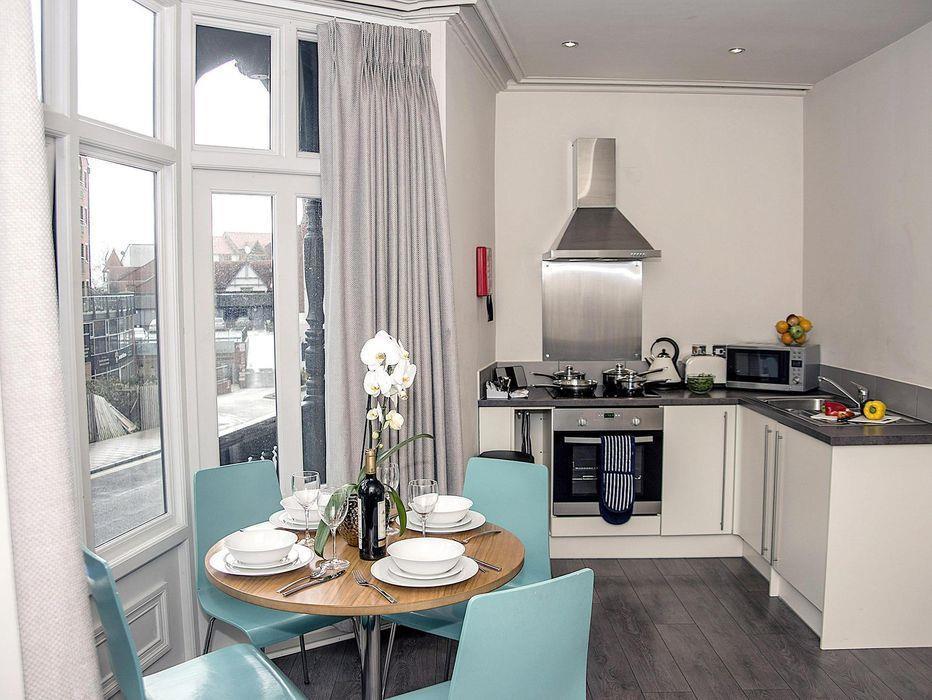 Base Serviced Apartments - City Road Честер Екстер'єр фото