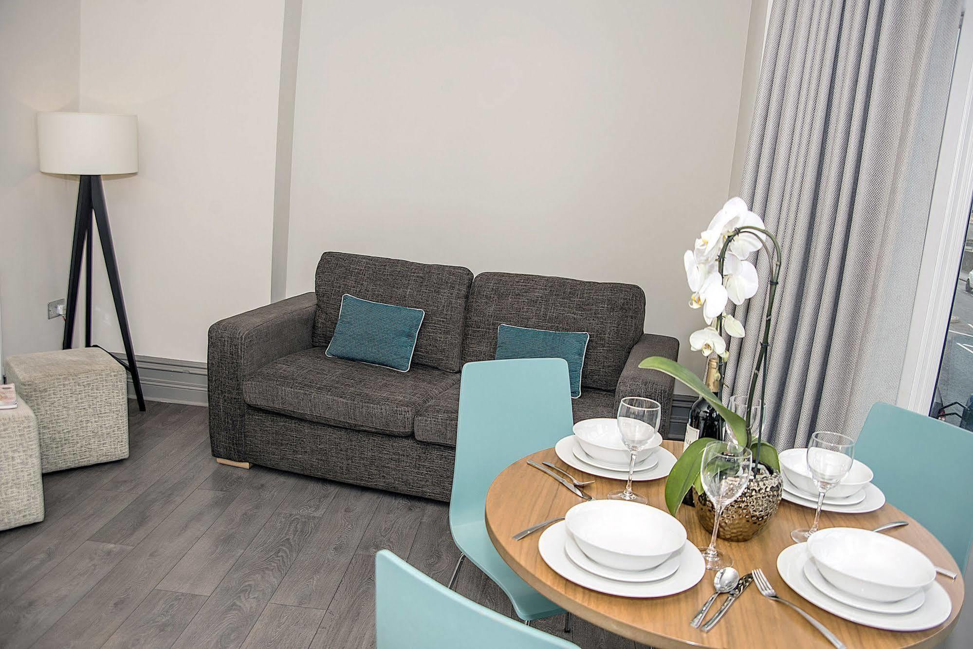 Base Serviced Apartments - City Road Честер Екстер'єр фото