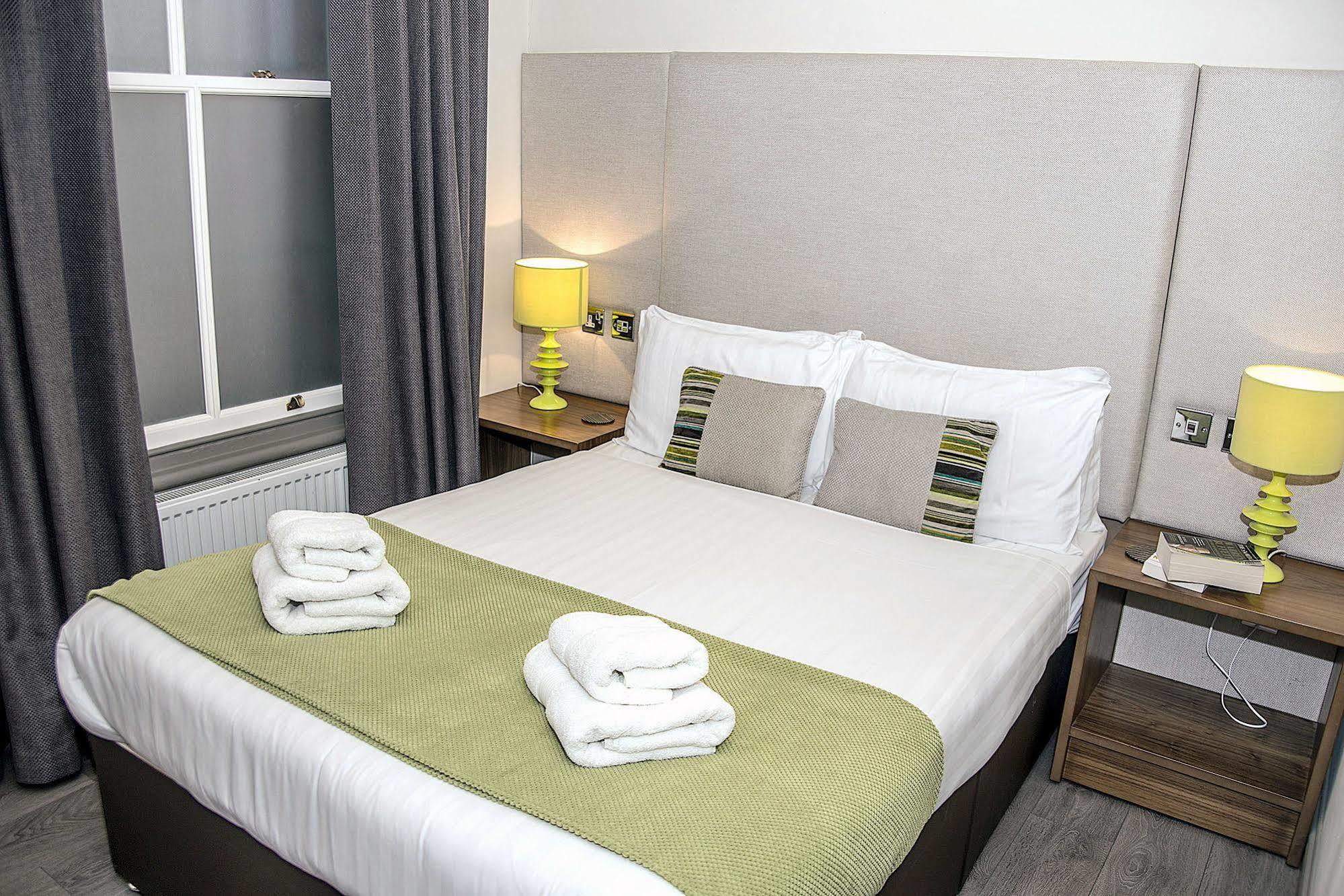 Base Serviced Apartments - City Road Честер Екстер'єр фото