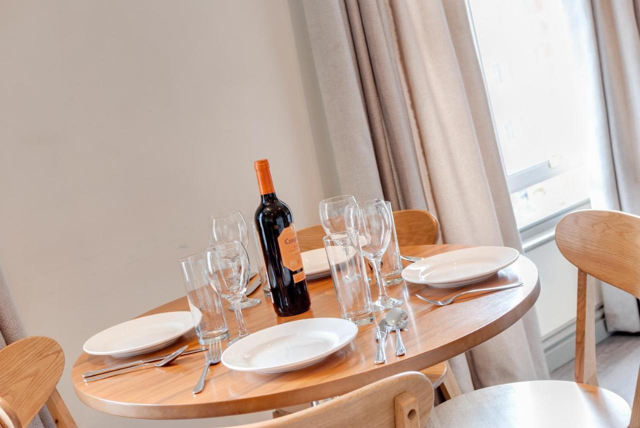 Base Serviced Apartments - City Road Честер Екстер'єр фото