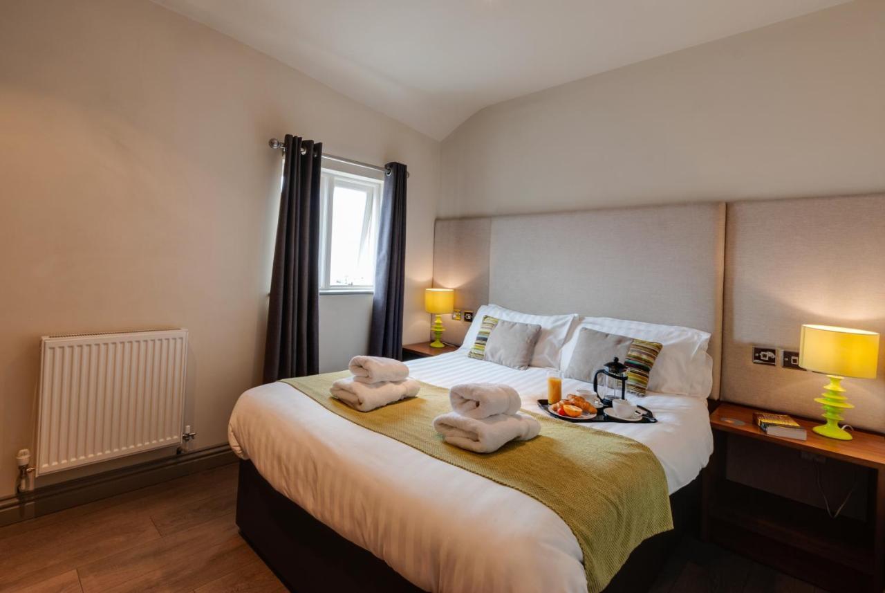 Base Serviced Apartments - City Road Честер Екстер'єр фото