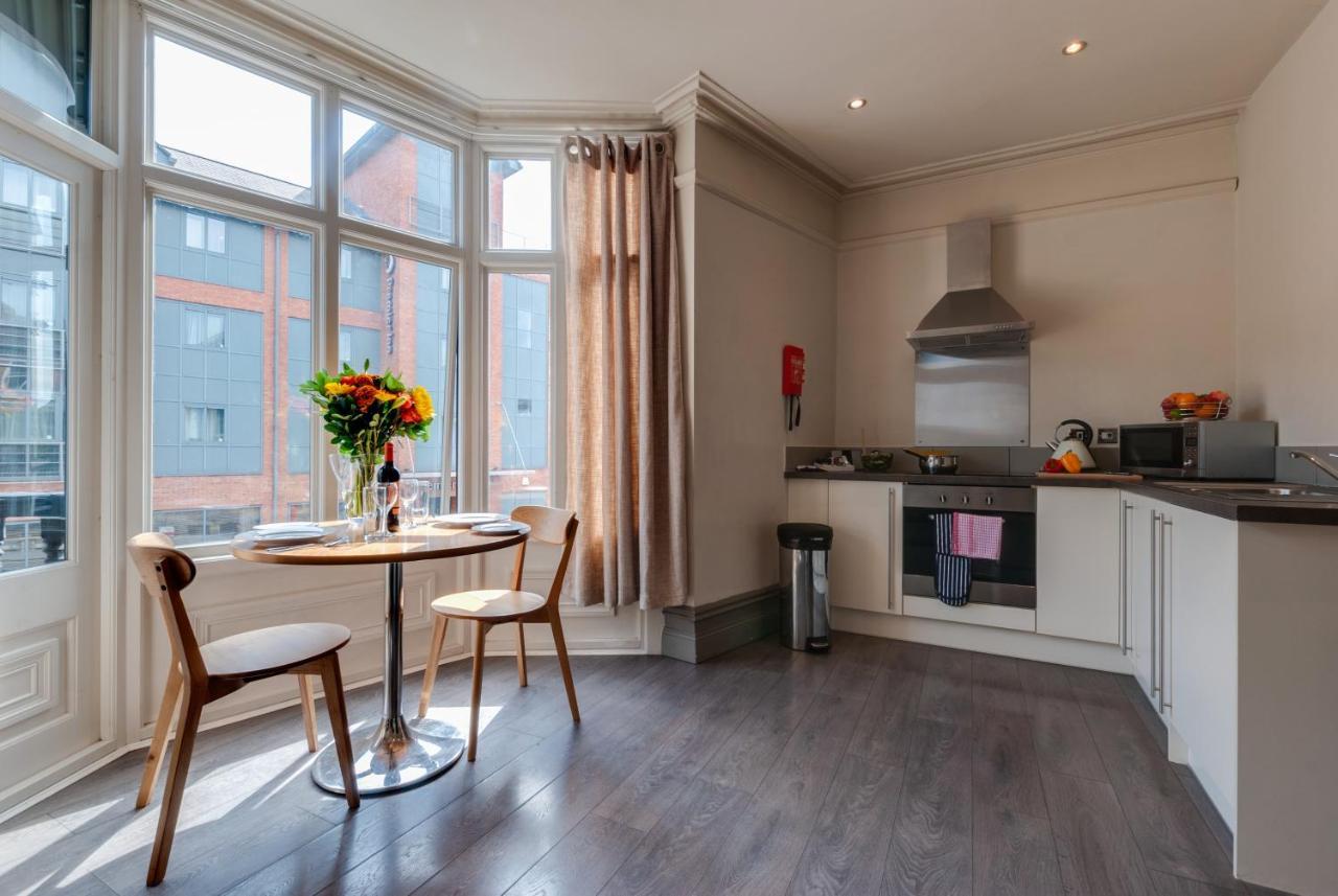 Base Serviced Apartments - City Road Честер Екстер'єр фото