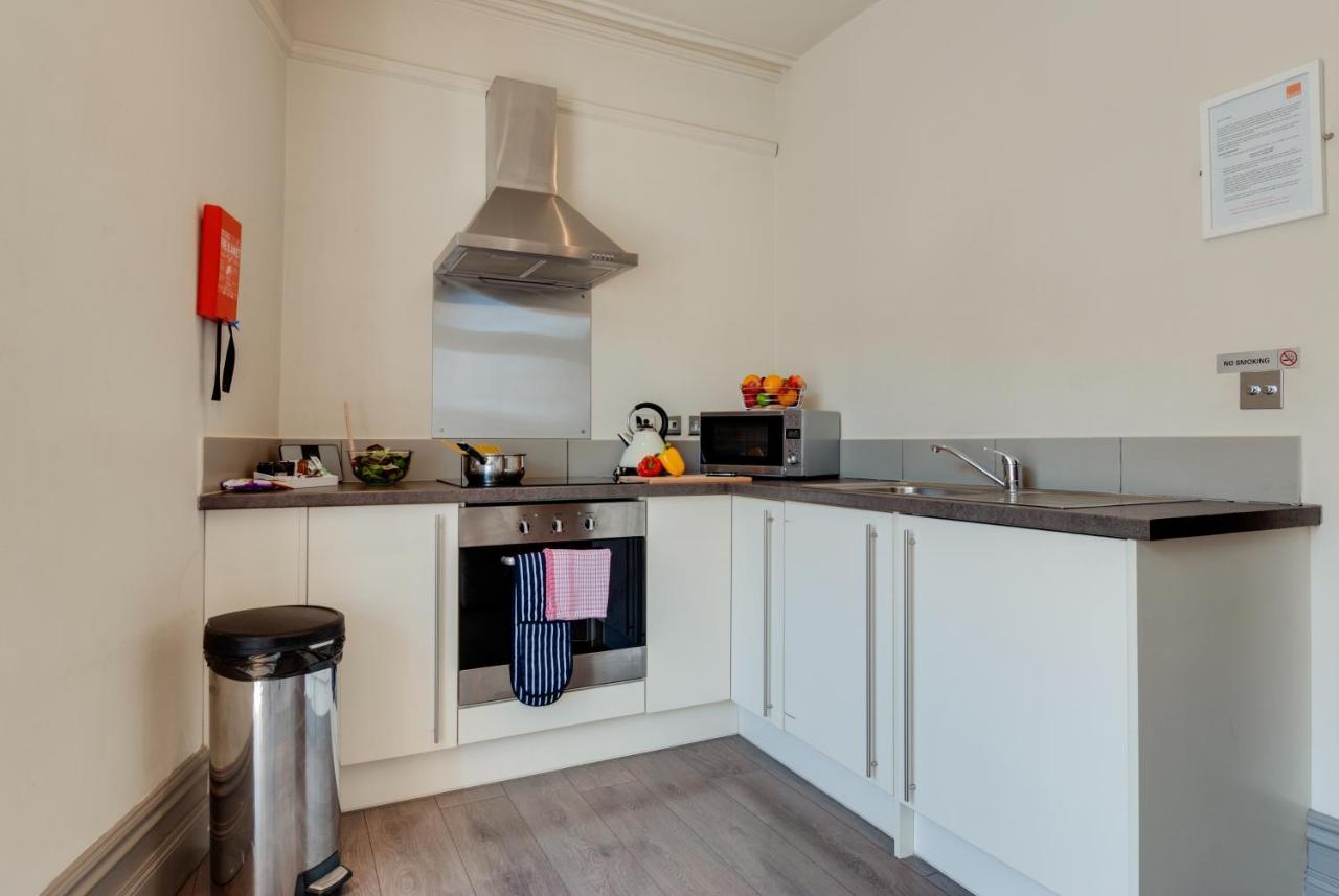 Base Serviced Apartments - City Road Честер Екстер'єр фото