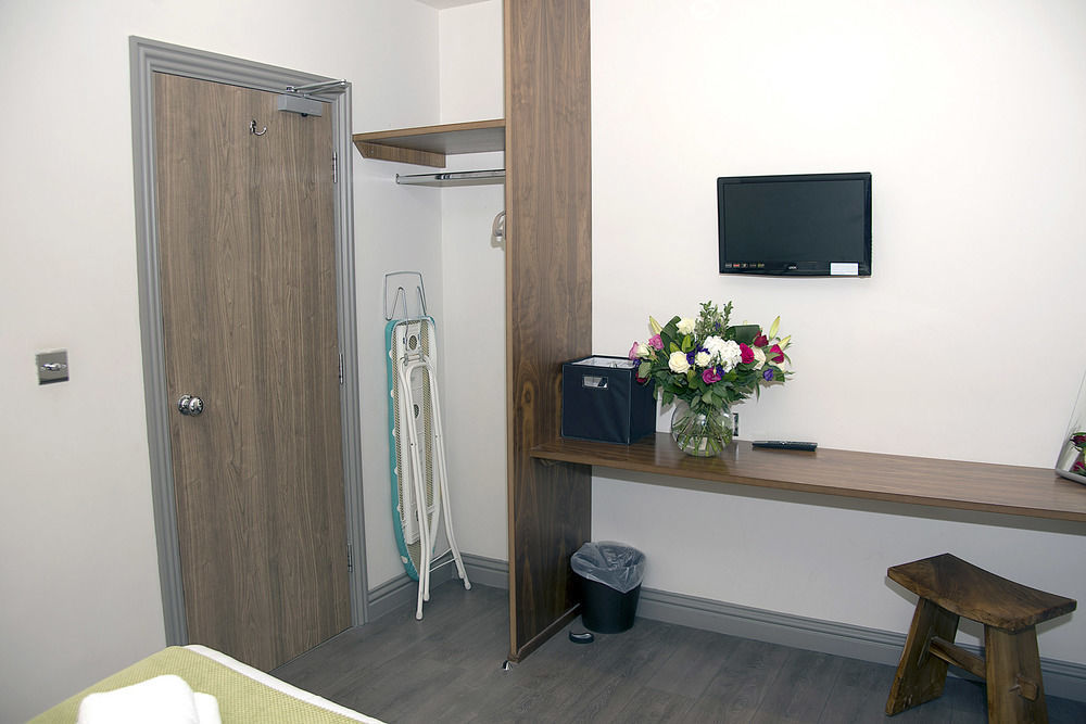 Base Serviced Apartments - City Road Честер Екстер'єр фото