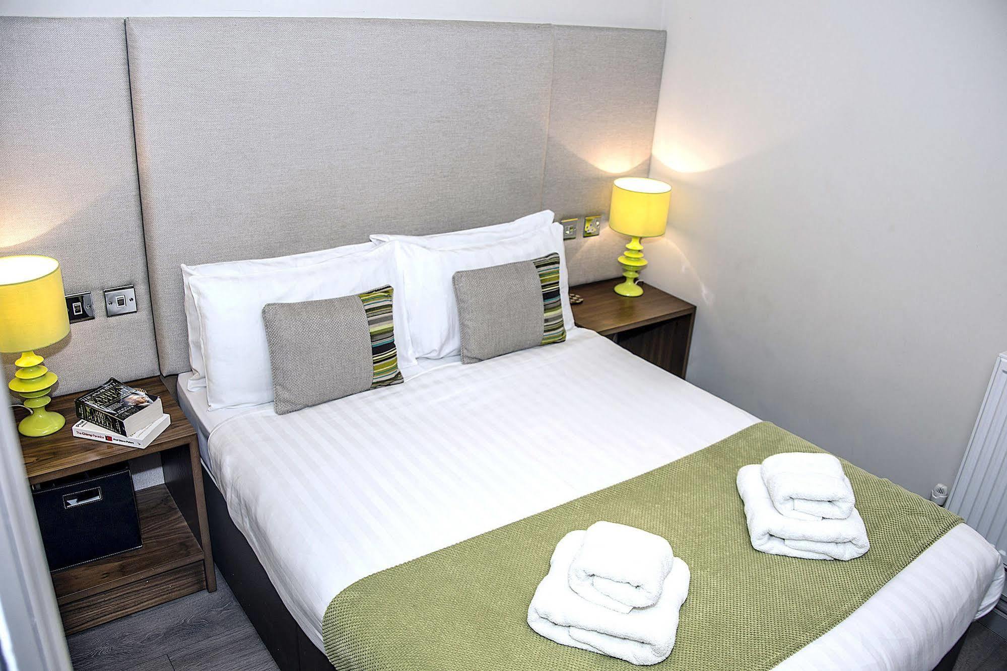 Base Serviced Apartments - City Road Честер Екстер'єр фото